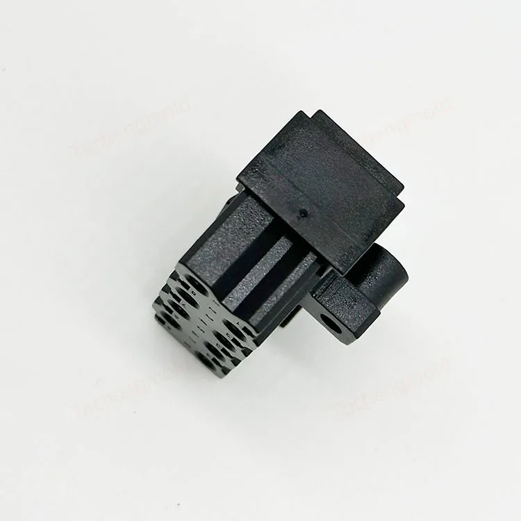 特诚科技LCP精密注塑件实拍 2